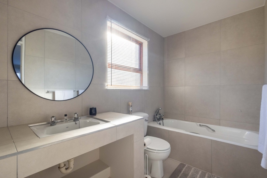 4 Bedroom Property for Sale in Bowtie Western Cape